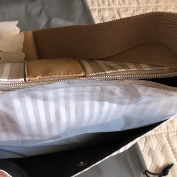 Tahari Logo Hobo sand stripe handbag including grey cover protector. - Picture 6 of 10